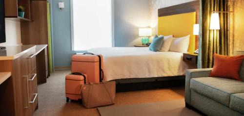 Elkhart Hotel | Inviting Home2 Suites By Hilton Elkhart with Pool & Dining