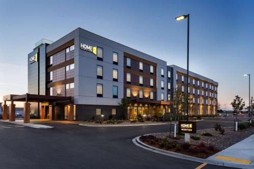 Fargo Hotel | Pet-Friendly Home2 Suites by Hilton Fargo with Pool Access