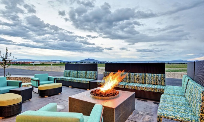 Helena Hotel | Top-Rated Home2 Suites by Hilton Helena with Pool & Kitchen
