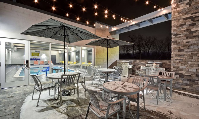 Jackson Hotel | Top-Rated Home2 Suites by Hilton Jackson with Pool & Breakfast