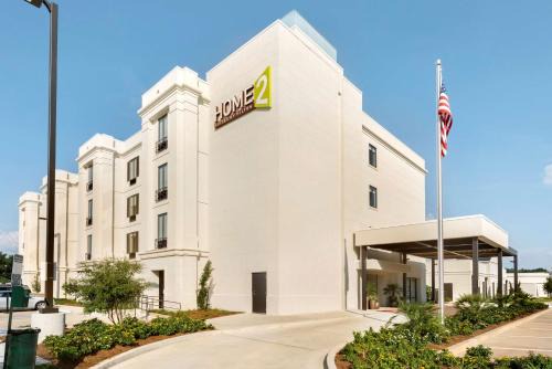 Lafayette Hotel | Inviting Home2 Suites by Hilton Parc Lafayette with Pool & Ocean View