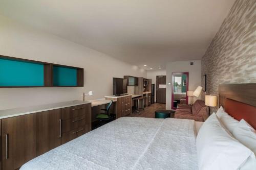 March Air Reserve Base Hotel | Inviting Home2 Suites by Hilton Near March Air Force Base
