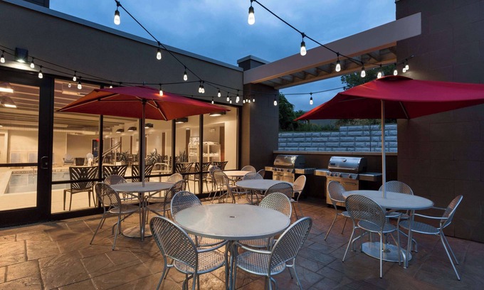 Rochester Hotel | Relax at Home2 Suites by Hilton Rochester Henrietta
