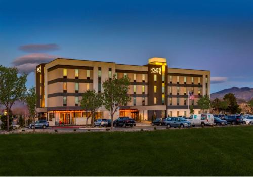 Reno/Tahoe Airport Hotel | Discover Home2 Suites By Hilton Reno with Pool & Pet Friendly