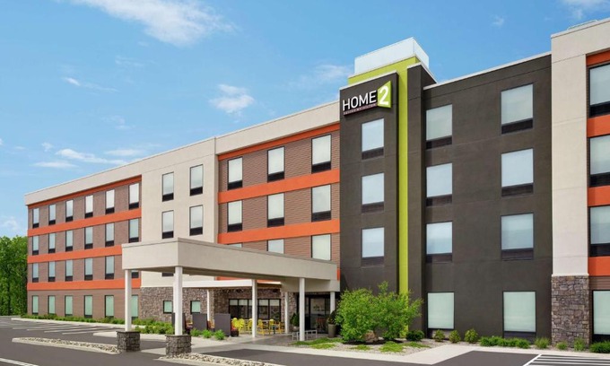 Gates-North Gates Hotel | Pet-Friendly Home2 Suites in Rochester Greece with Pool Access