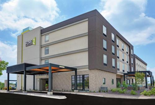 Bettendorf Hotel | Pet-Friendly Retreat at Home2 Suites by Hilton Bettendorf