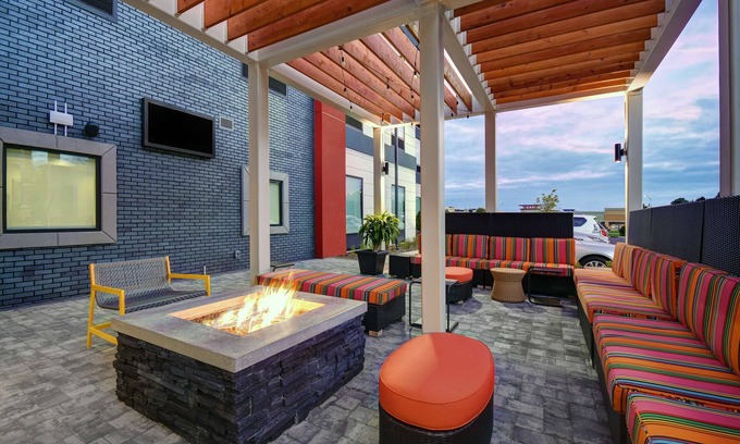 Blacksburg Hotel | Eco-Friendly Home2 Suites by Hilton Blacksburg with Pool