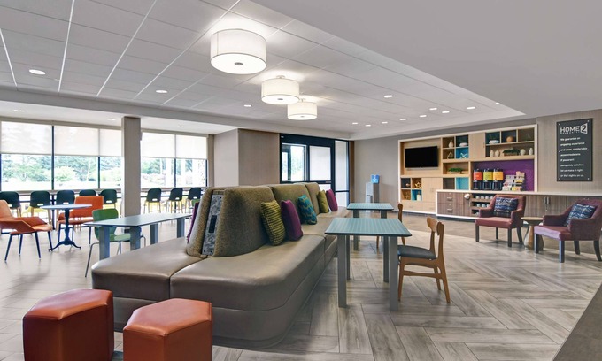 Bordentown Hotel | Discover Home2 Suites by Hilton Bordentown with Pool & Spa