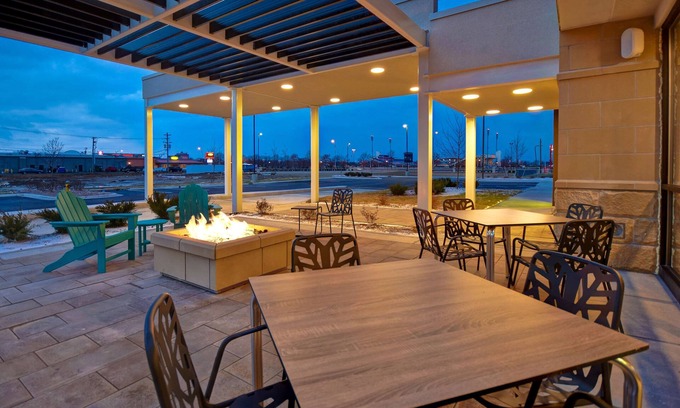Bowling Green Hotel | Enjoy a Welcoming Stay at Home2 Suites by Hilton Bowling Green