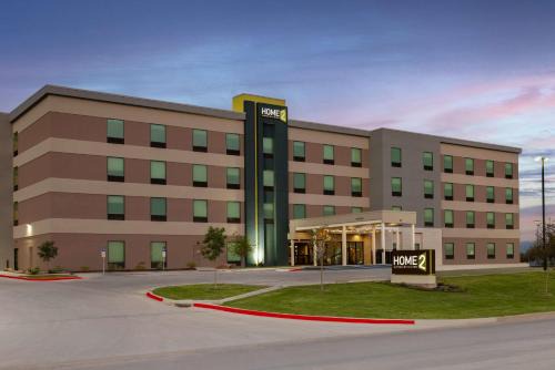Brownwood Hotel | Explore Home2 Suites By Hilton Brownwood with Pool & Family Fun