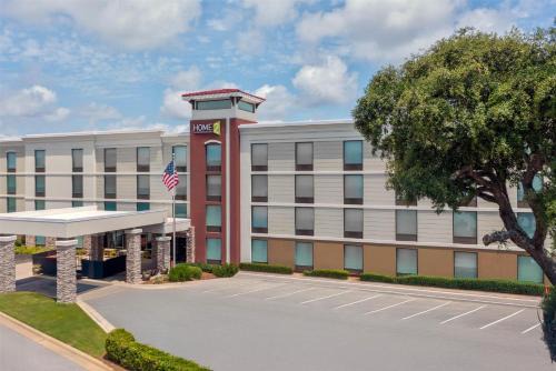 Pensacola Hotel | Pet-Friendly Home2 Suites with Pool & Ocean View in Gulf Breeze