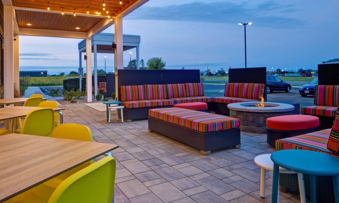 Loves Park Hotel | Top-Rated Home2 Suites by Hilton in Loves Park, IL