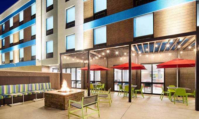 Northwest Pensacola Hotel | Comfortable Home2 Suites by Hilton Pensacola with Pool
