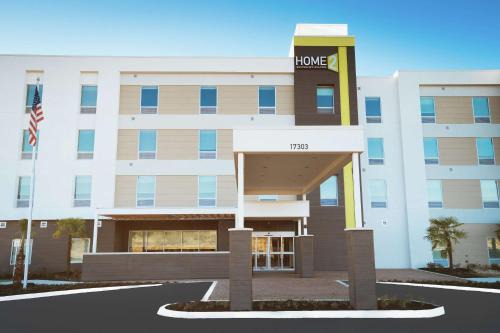 Far North Central Hotel | Cozy Home2 Suites By Hilton San Antonio with Pool & Breakfast