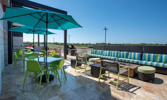Greenwich Hotel | Inviting Home2 Suites by Hilton Wichita Northeast Awaits