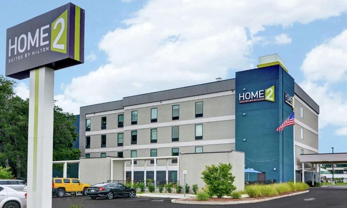 Ferry Pass Hotel | Discover Home2 Suites Pensacola: Pet-Friendly Comfort Awaits