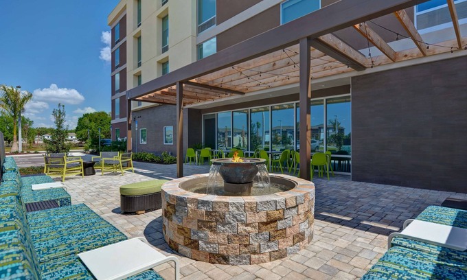Sarasota Hotel | Exceptional Home2 Suites Sarasota I-75 with Pool & Spa