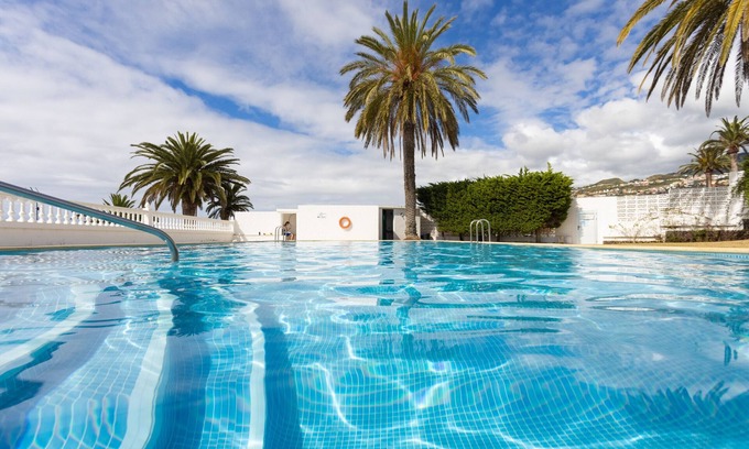 La Victoria de Acentejo Apartment | Seaside Retreat with Pool & Spa in La Victoria