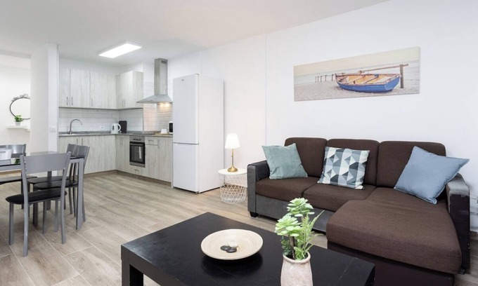Santa Cruz de Tenerife Apartment | Guest Rated 10/10 Home2Book Apartment in Santa Cruz