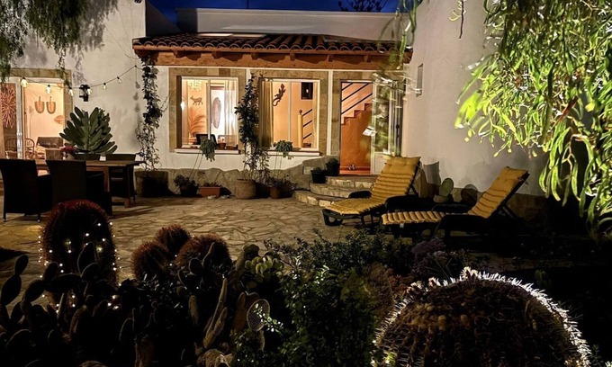 Lajares Ski Chalet | Guest Rated 10/10: Casa Julianna with Spa & Kitchen