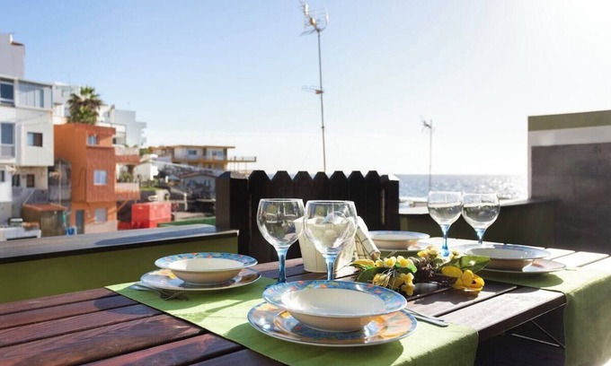 Guimar Ski Chalet | Oceanfront Escape: Home2Book Sea Front House, Guest Rated 9.8