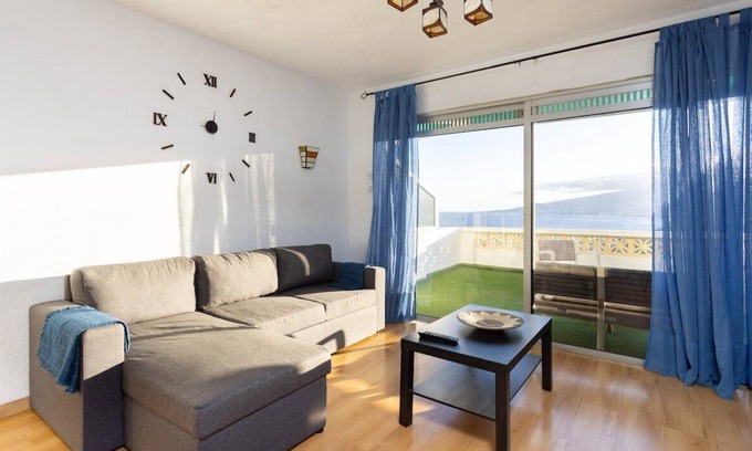 Tabaiba Apartment | Guest Rated 10/10: Ocean Views & Family-Friendly Comfort