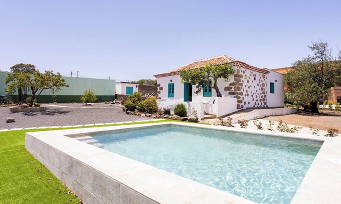 Llano del Moro Ski Chalet | Home2Book Rural House with Private Pool & BBQ