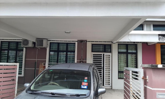 Rembia House | Convenient Home2stay Bertam Setia: Family-Friendly Retreat