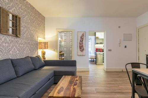 Guindalera Apartment | Modern Diego de León Apartment: Family-Friendly Retreat