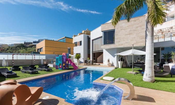 Acoran Villa | Villa with Sea Views, Pool & Spa – Perfect for Family Getaways
