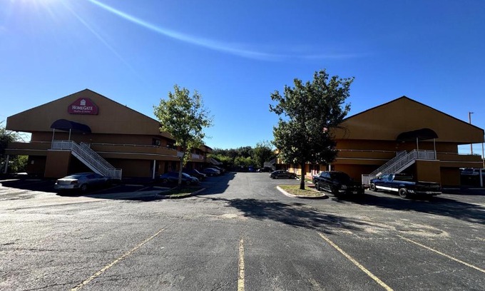 Wetmore Hotel | Budget-Friendly Homegate Studio with Pool in San Antonio