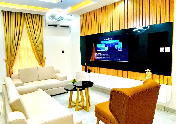 Lagos Apartment | Pet-Friendly HomeLinks in Omole - Rated 9/10 by Guests