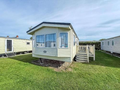 Louth House | Homely 4 Berth Caravan For Hire In Lincolnshire At Sunnydale, Ref 35122S