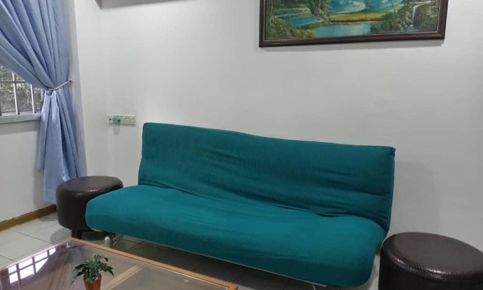 Kuching Apartment | Cozy Getaway: 2B Flat in Kuching - Pet & Child Friendly