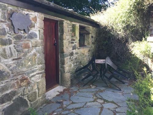 Mary Tavy Apartment | Exceptional Stay at Homer Old Spot - Guest Rated 10/10
