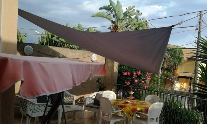 Scoglitti House | Homerez - 100 m away from the beach! House for 4 ppl. with sea view at Scoglitti