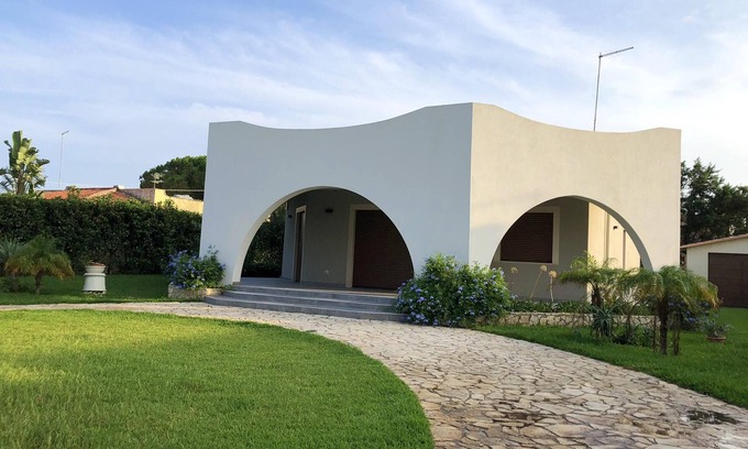 Arenella House | Homerez - 100 m away from the beach! House for 5 ppl. with garden at Arenella