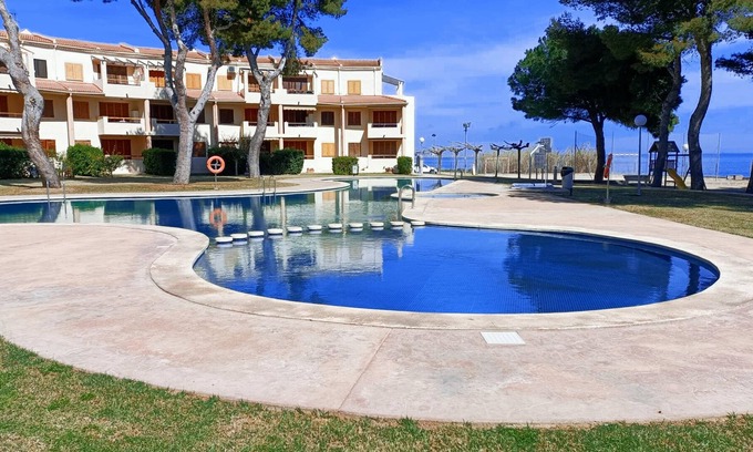 Alcanar Apartment | Homerez - 100 m away from the beach! Appartement for 4 ppl. with shared pool