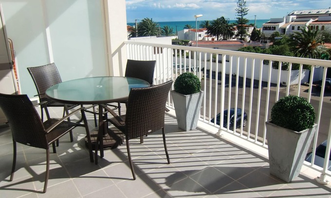 Vinaros Apartment | Homerez - 100 m away from the beach! Appartement for 4 ppl. with shared pool