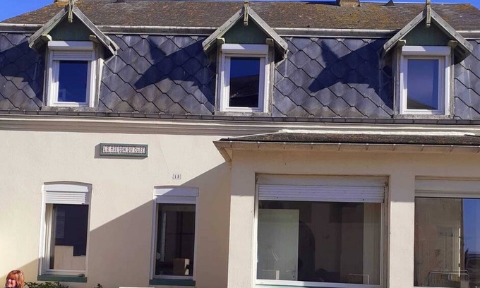 Cayeux-sur-Mer House | Beachside Retreat: Family-Friendly House Steps from the Ocean