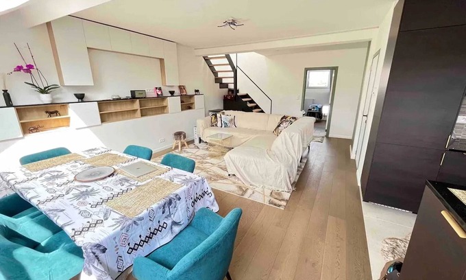 Upper Town Apartment | Homerez - Apartment Saint-Josse