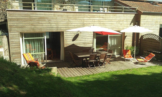Dragey-Ronthon Apartment | Lovely Beachside Apartment for 7 in Dragey-Ronthon