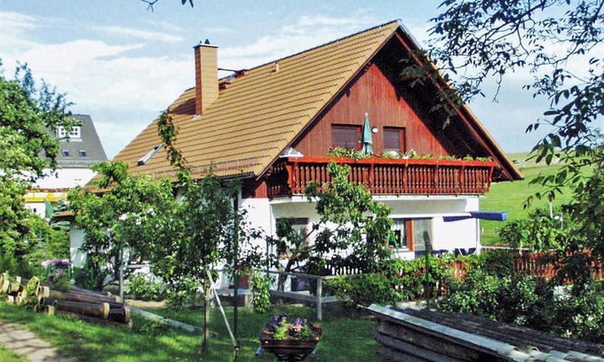 Obernaundorf Apartment | Inviting Apartment Near Beach: Shared Pool & Top Ratings