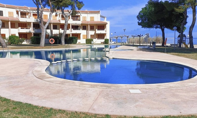 Alcanar Apartment | Cozy Beachside Apartment for 4 with Pool & Ocean View