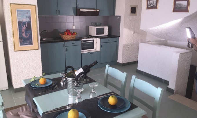 Akrogialion Apartment | Oceanfront Apartment with Pool and Sea View in Akrogiali