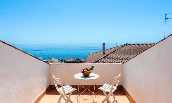 Aci Trezza Apartment | Homerez - Apartment in Aci Castello