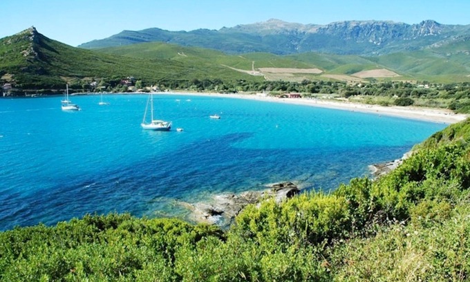 Ville-di-Pietrabugno Apartment | Modern Apartment with Terrace, 2 km from Bastia Beach