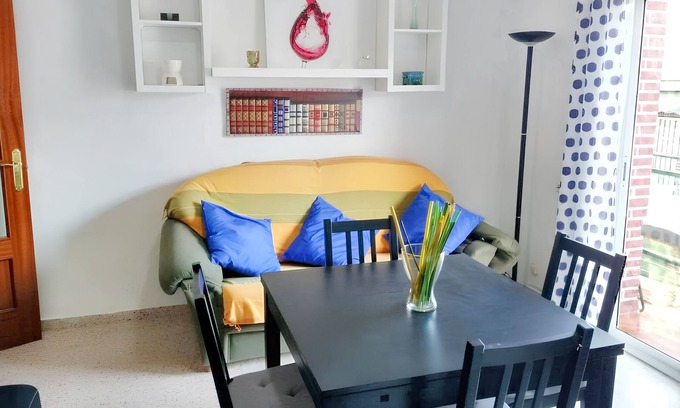Plaza de Toros-Doctores-San Lazaro Apartment | Modern Granada Apartment with Balcony and Spa Amenities
