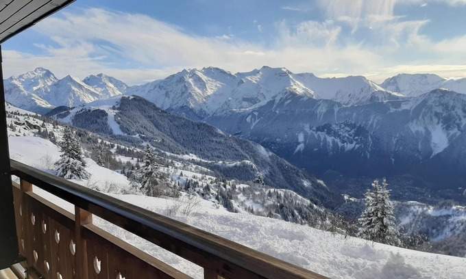 Eclose-Ouest Apartment | Cozy Retreat: Homerez Apartment in L'Alpe d'Huez