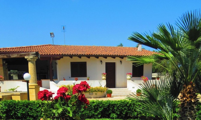 Parabita Apartment | Homerez - Apt. in Parabita with garden